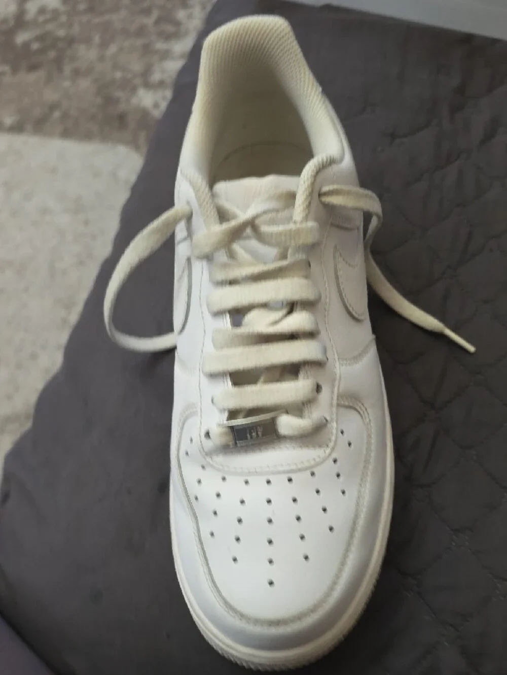 Nike Men's Off-White/Beige Leather Low-Top Sneaker